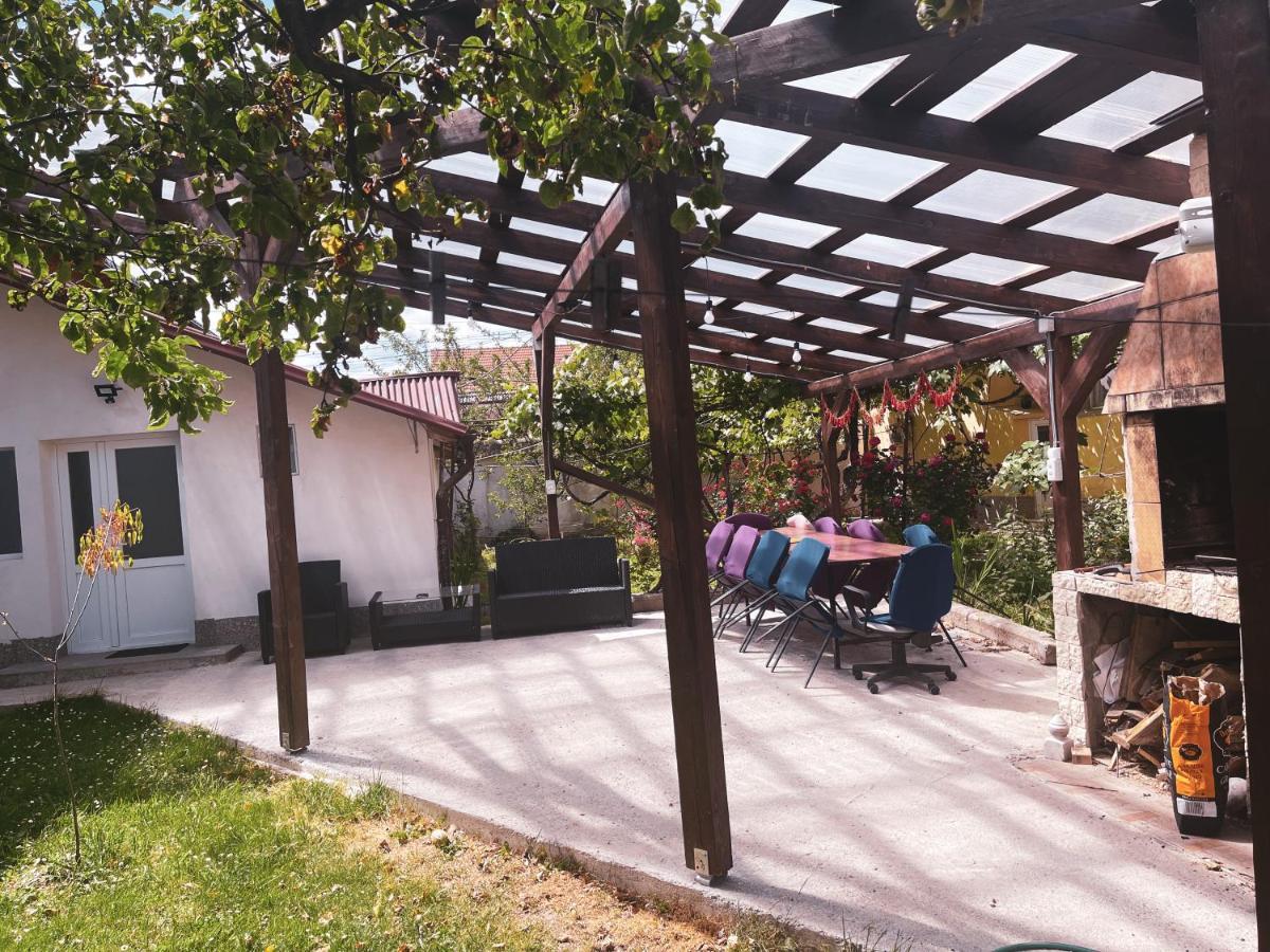 דירות Yard Studio Rasnov מראה חיצוני תמונה
